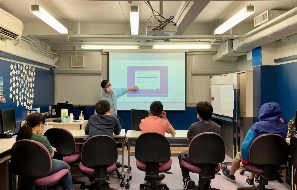 OriginBit team teaching in the Heep Hong Society